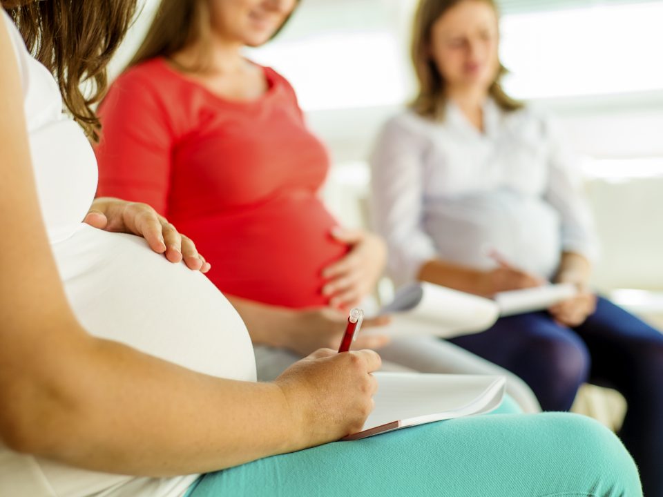 CONGELAMENTO DE ÓVULOS: ALTERNATIVA PARA QUEM QUER ADIAR A MATERNIDADE